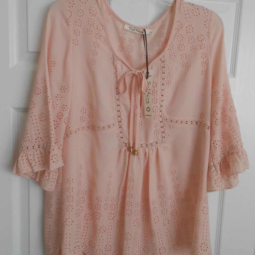 NWT Solitaire blush baby doll top size large.